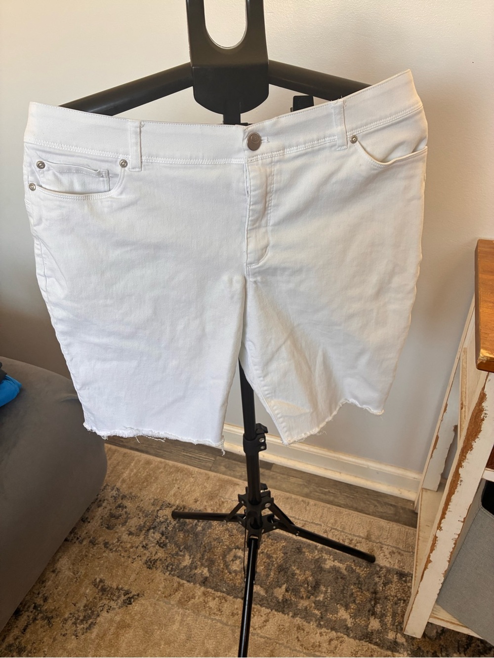 Cato White Denim Bermuda Shorts with Frayed Hem